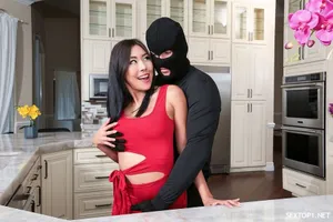 Lén lút với bà vợ của anh trai xinh đẹp dâm đãng