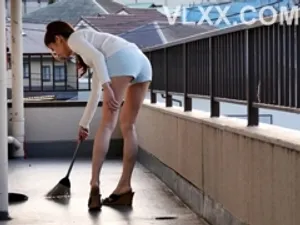 Nữ sinh cấp ba miệt mài bú chim thầy giáo dâm dục