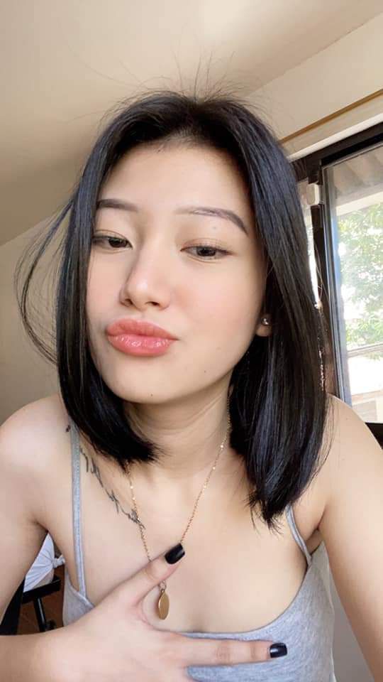 Em bán hàng rong địt nhau với khách buồi to