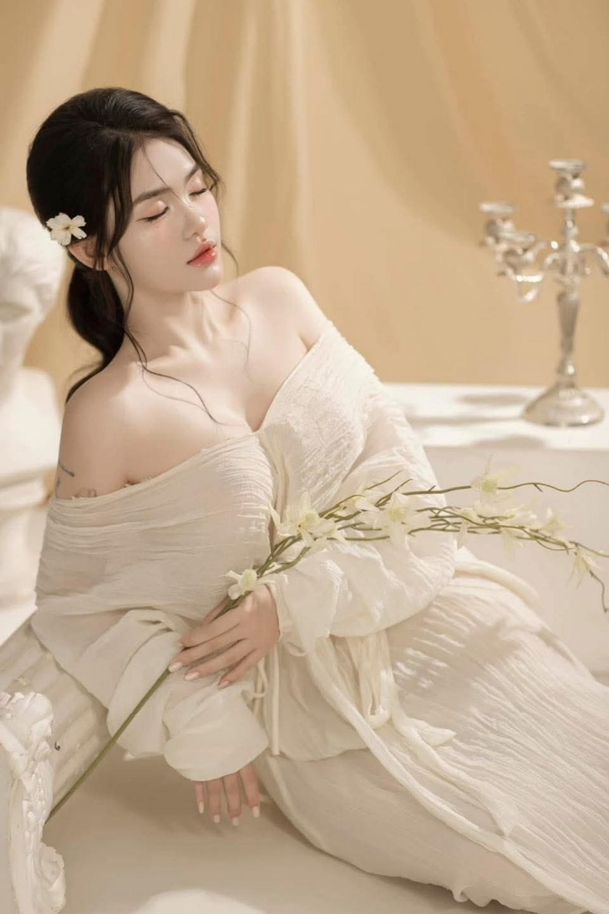 Địt nữ sếp lồn dâm quanh văn phòng cực phê