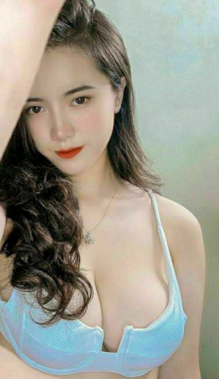 Hình phạt cho việc bét bảng là phải phục vụ 3 cô gái “dâm” nhất lớp